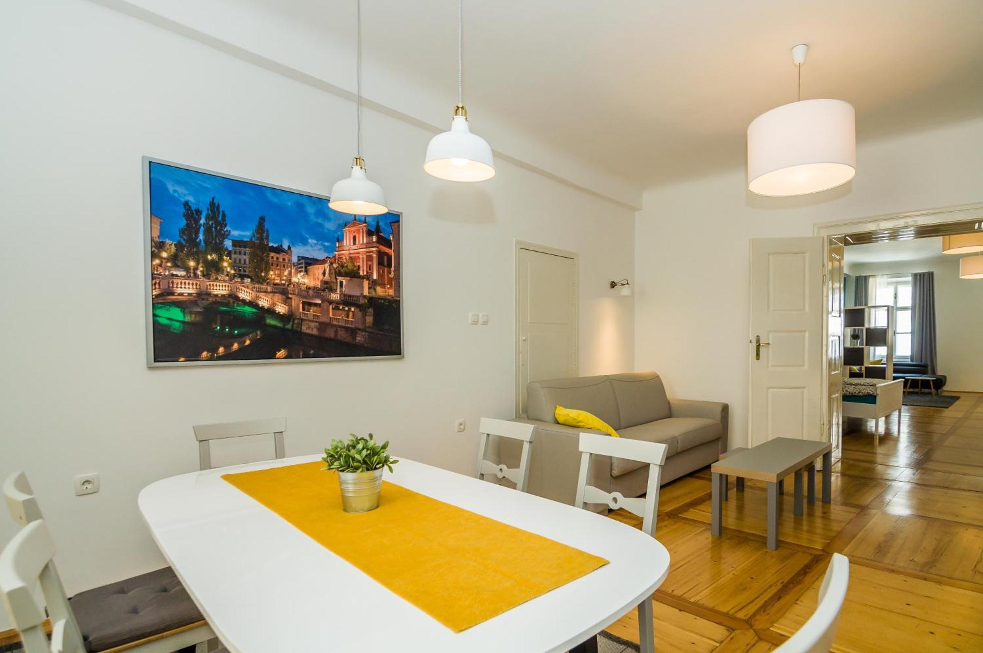 Elegant Central Apartment 류블랴나 외부 사진
