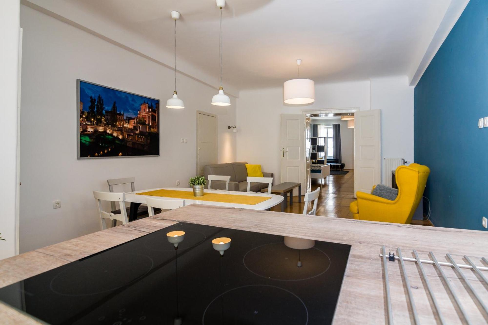 Elegant Central Apartment 류블랴나 외부 사진