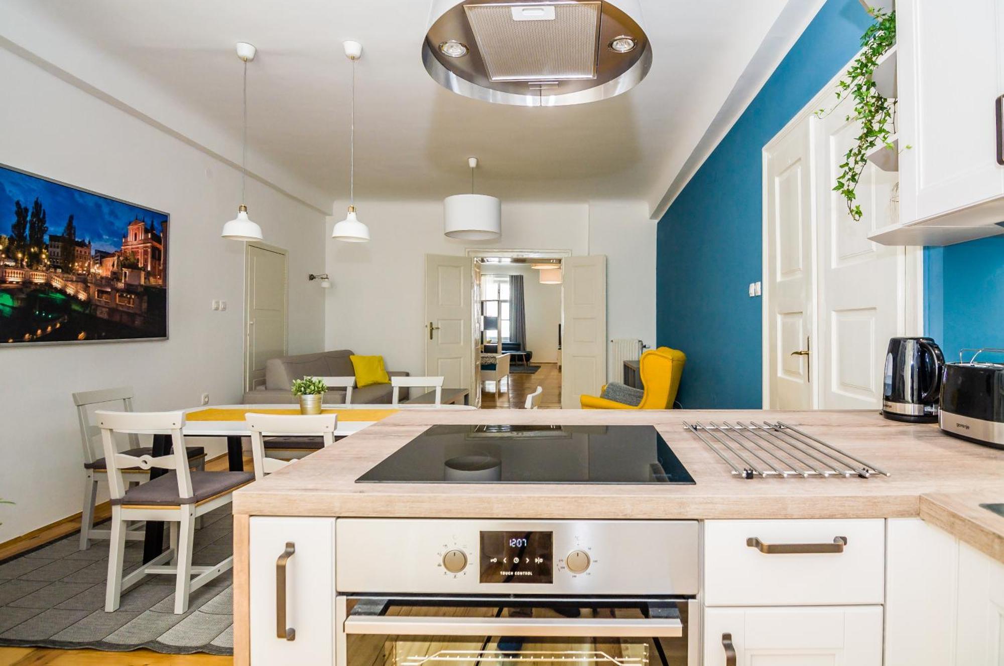Elegant Central Apartment 류블랴나 외부 사진