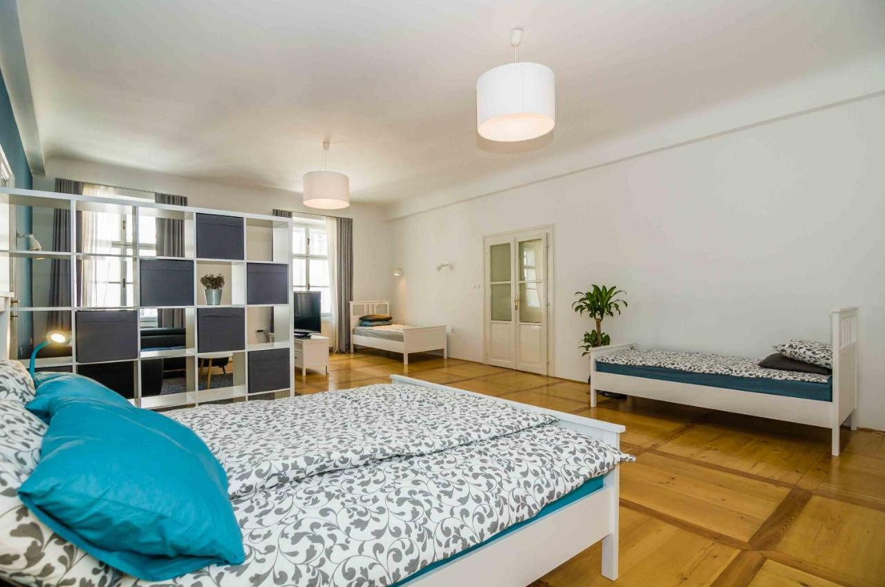 Elegant Central Apartment 류블랴나 외부 사진